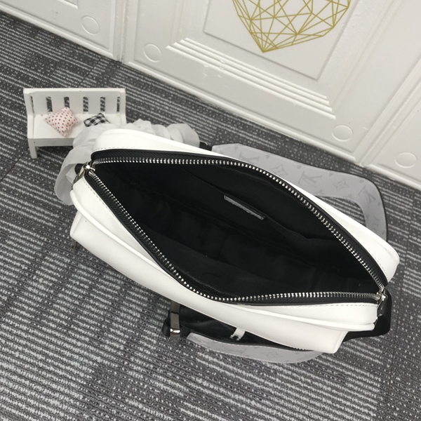 ルイヴィトンバッグ着用イメージ